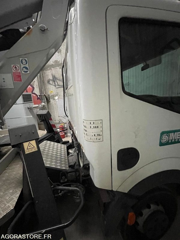 CAMION NACELLE NISSAN IMER P18T12 28740 KM 2015 - Vrachtwagen hoogwerker: afbeelding 4 CAMION NACELLE NISSAN IMER P18T12 28740 KM 2015 - Vrachtwagen hoogwerker: afbeelding 4