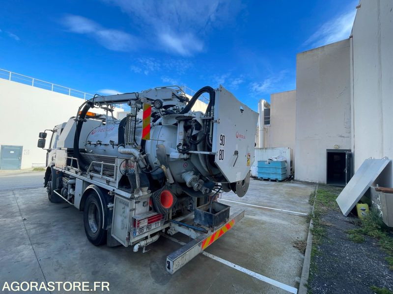 CAMION RENAULT19 HYDROCURER HUWER - 2018 / 341 258 KM - Vacuümwagen: afbeelding 4 CAMION RENAULT19 HYDROCURER HUWER - 2018 / 341 258 KM - Vacuümwagen: afbeelding 4