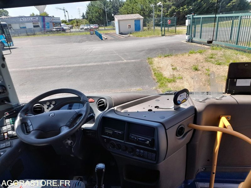 CAR-IRISBUS-RECREO-2009-542 644 KM-AD542DT- (11227) - Schoolbus: afbeelding 4 CAR-IRISBUS-RECREO-2009-542 644 KM-AD542DT- (11227) - Schoolbus: afbeelding 4