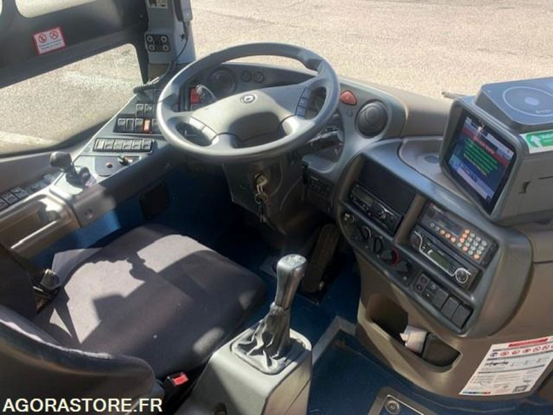 CAR IRISBUS RECREO N°15213- MEC 2009 - 444297 Km AD507BZ - Schoolbus: afbeelding 3 CAR IRISBUS RECREO N°15213- MEC 2009 - 444297 Km AD507BZ - Schoolbus: afbeelding 3