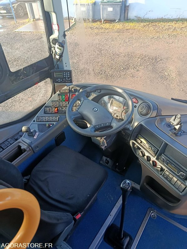 CAR IRISBUS RECREO - N°20648 - MEC2010 -358000km AT-749-AA - Schoolbus: afbeelding 5 CAR IRISBUS RECREO - N°20648 - MEC2010 -358000km AT-749-AA - Schoolbus: afbeelding 5