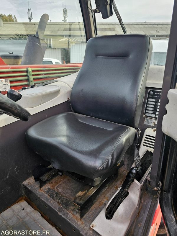 CHARIOT ELEVATEUR MANITOU MT732 - 2004 - 5207H - Diesel heftruck: afbeelding 5 CHARIOT ELEVATEUR MANITOU MT732 - 2004 - 5207H - Diesel heftruck: afbeelding 5