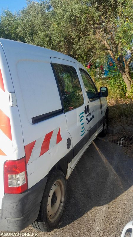 CITROEN BERLINGO BC058ZE // 2010 NON ROULANT - Kleine bestelwagen: afbeelding 2 CITROEN BERLINGO BC058ZE // 2010 NON ROULANT - Kleine bestelwagen: afbeelding 2