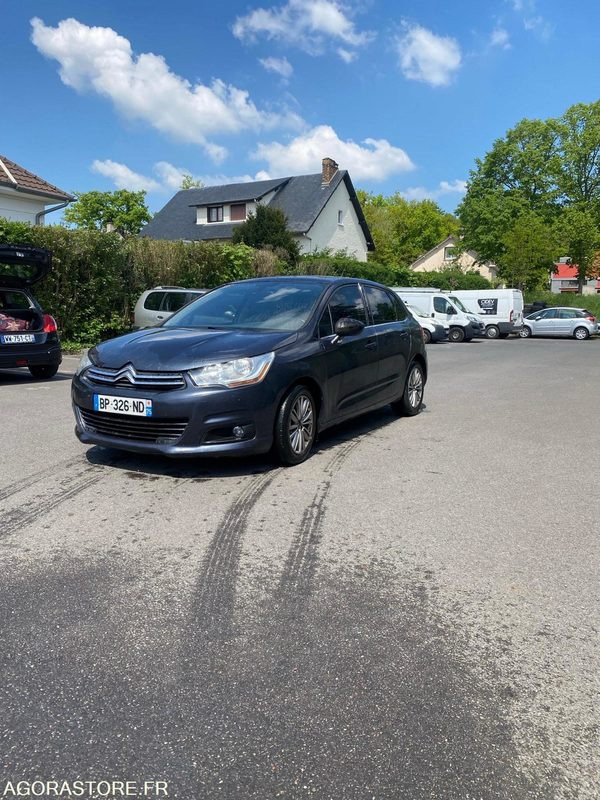 CITROEN C4 essence - 2011 - 210 000km - Personenwagen: afbeelding 2 CITROEN C4 essence - 2011 - 210 000km - Personenwagen: afbeelding 2