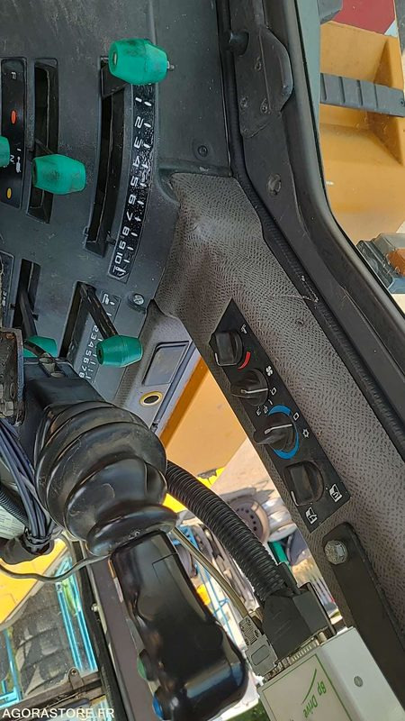 CN 071 QD - RENAULT TEMIS 610X - 2004 - H3922EA3921365 - Tractor: afbeelding 5 CN 071 QD - RENAULT TEMIS 610X - 2004 - H3922EA3921365 - Tractor: afbeelding 5