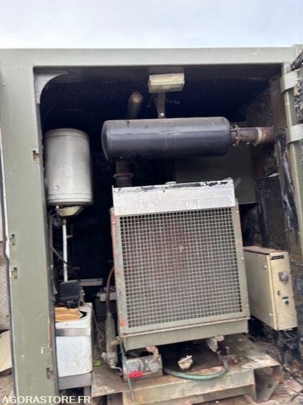 CONTENEUR AMPLIROLL 20 PIEDS AMENAGE AVEC GROUPE ELECTROGENE 130 KVA - Haakarmsysteem vrachtwagen: afbeelding 5 CONTENEUR AMPLIROLL 20 PIEDS AMENAGE AVEC GROUPE ELECTROGENE 130 KVA - Haakarmsysteem vrachtwagen: afbeelding 5