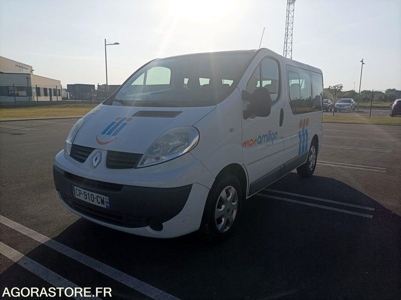 CP-910-CW - Roulant - RENAULT TRAFIC - VP - 9 Places - 308 000 Kms - Minibus, Personenvervoer: afbeelding 1 CP-910-CW - Roulant - RENAULT TRAFIC - VP - 9 Places - 308 000 Kms - Minibus, Personenvervoer: afbeelding 1