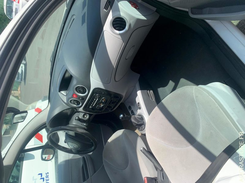 Citroen C 3 Phase 2 1.4 i GNV 75 cv - Personenwagen: afbeelding 4 Citroen C 3 Phase 2 1.4 i GNV 75 cv - Personenwagen: afbeelding 4