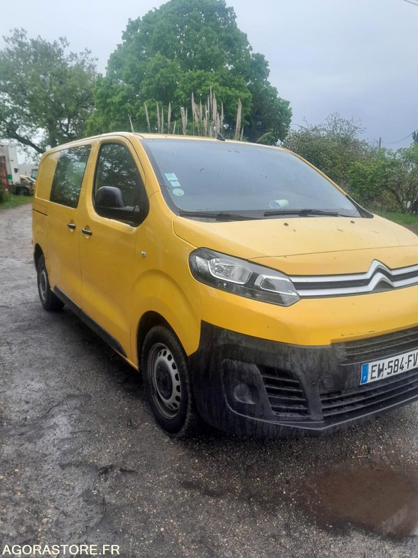 Citroën Jumpy - 2016 - 142000km - Kleine bestelwagen: afbeelding 2 Citroën Jumpy - 2016 - 142000km - Kleine bestelwagen: afbeelding 2