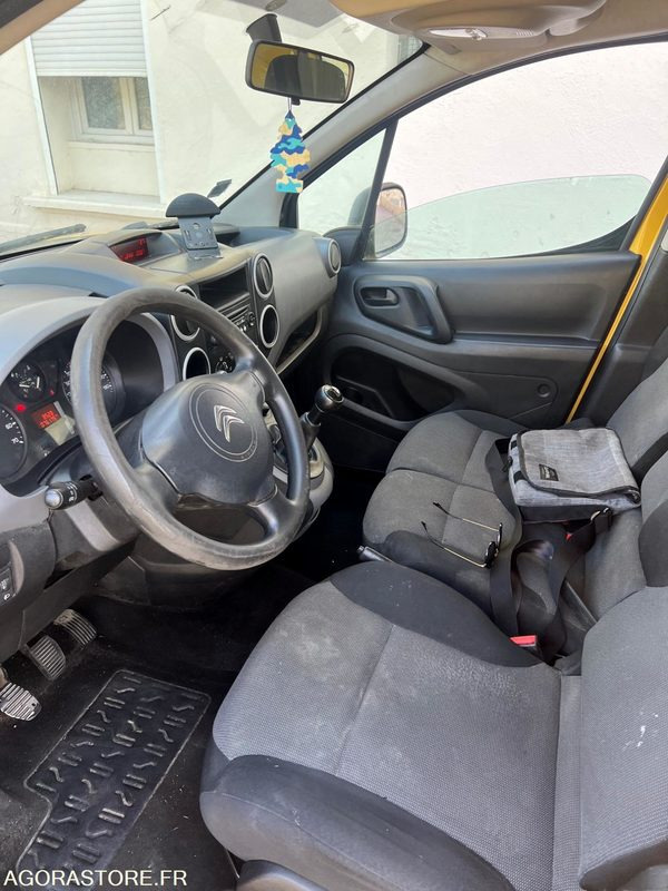 Citroen berlingo - 2016 - 76000km - Personenwagen: afbeelding 3 Citroen berlingo - 2016 - 76000km - Personenwagen: afbeelding 3