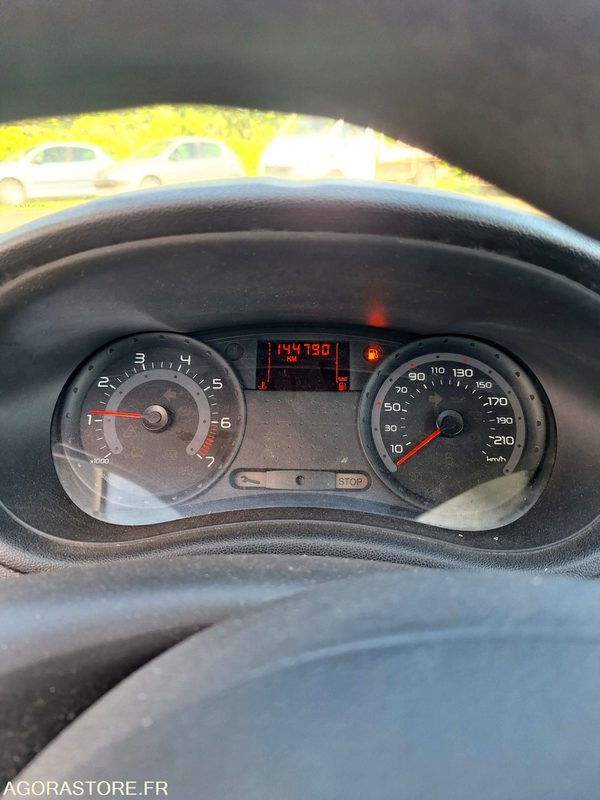 Clio blanche - Personenwagen: afbeelding 3 Clio blanche - Personenwagen: afbeelding 3