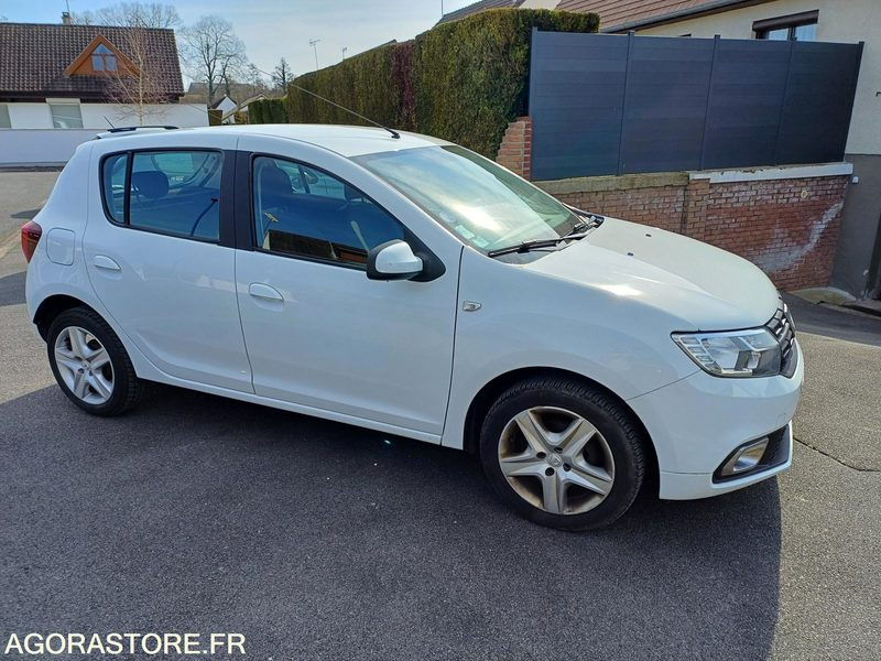 DACIA SANDERO EW-951-JH - 2018 - 179 000 km - Personenwagen: afbeelding 2 DACIA SANDERO EW-951-JH - 2018 - 179 000 km - Personenwagen: afbeelding 2
