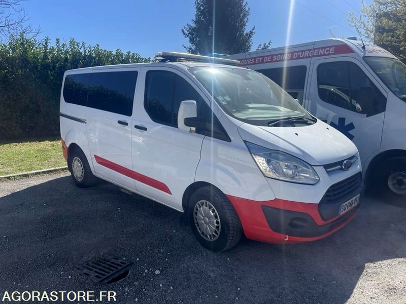DQ-048-QV - Non Roulant - Pour pièces - FORD CUSTOM - VASP - 361 398 Kms - Ambulance: afbeelding 2 DQ-048-QV - Non Roulant - Pour pièces - FORD CUSTOM - VASP - 361 398 Kms - Ambulance: afbeelding 2