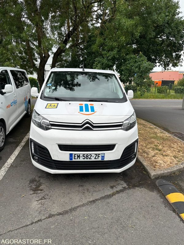 EM-582-ZF - Non Roulant - VP - JUMPY SPACE TOURER - 259 735 Kms - Minibus, Personenvervoer: afbeelding 4 EM-582-ZF - Non Roulant - VP - JUMPY SPACE TOURER - 259 735 Kms - Minibus, Personenvervoer: afbeelding 4