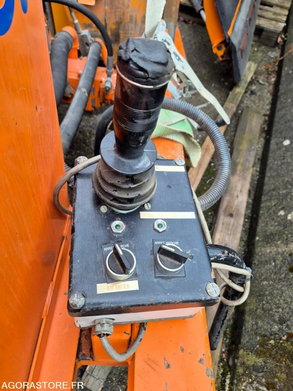 EPAREUSE FRONTALE CMV 450F 1999 - Armmaaier: afbeelding 4 EPAREUSE FRONTALE CMV 450F 1999 - Armmaaier: afbeelding 4