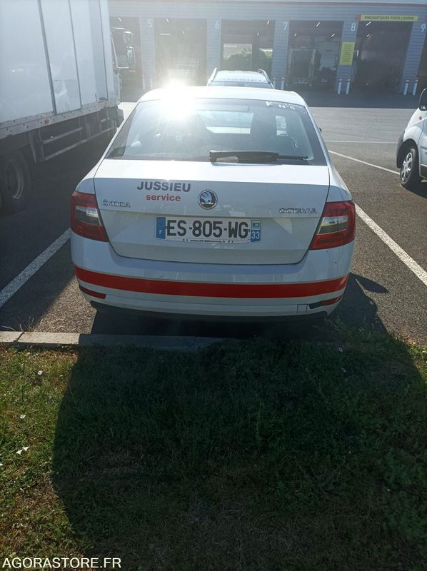 ES-805-WG - Non Roulant - Skoda Octavia - VP - 279 000 Kms - Personenwagen: afbeelding 4 ES-805-WG - Non Roulant - Skoda Octavia - VP - 279 000 Kms - Personenwagen: afbeelding 4