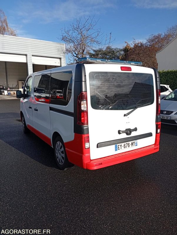 EY-676-MY - Non Roulant - RENAULT TRAFIC - VASP - 321 000 Kms - Ambulance: afbeelding 4 EY-676-MY - Non Roulant - RENAULT TRAFIC - VASP - 321 000 Kms - Ambulance: afbeelding 4