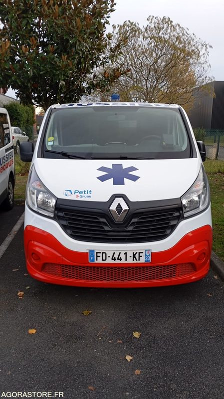 FD-441-KF - "PP"- Non Roulant - RENAULT TRAFIC - VASP - 318 629 Kms - Ambulance: afbeelding 4 FD-441-KF - "PP"- Non Roulant - RENAULT TRAFIC - VASP - 318 629 Kms - Ambulance: afbeelding 4