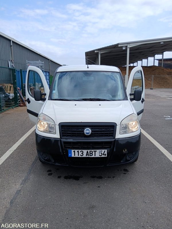 FIAT DOBLO - 2006 - 208199 KM - Kleine bestelwagen: afbeelding 1 FIAT DOBLO - 2006 - 208199 KM - Kleine bestelwagen: afbeelding 1
