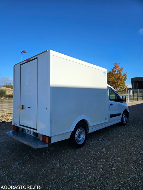 FIAT SCUDO 2.0 130 CAISSE FRIGORIFIQUE FRCX 3 PLACES - Koelwagen: afbeelding 4 FIAT SCUDO 2.0 130 CAISSE FRIGORIFIQUE FRCX 3 PLACES - Koelwagen: afbeelding 4