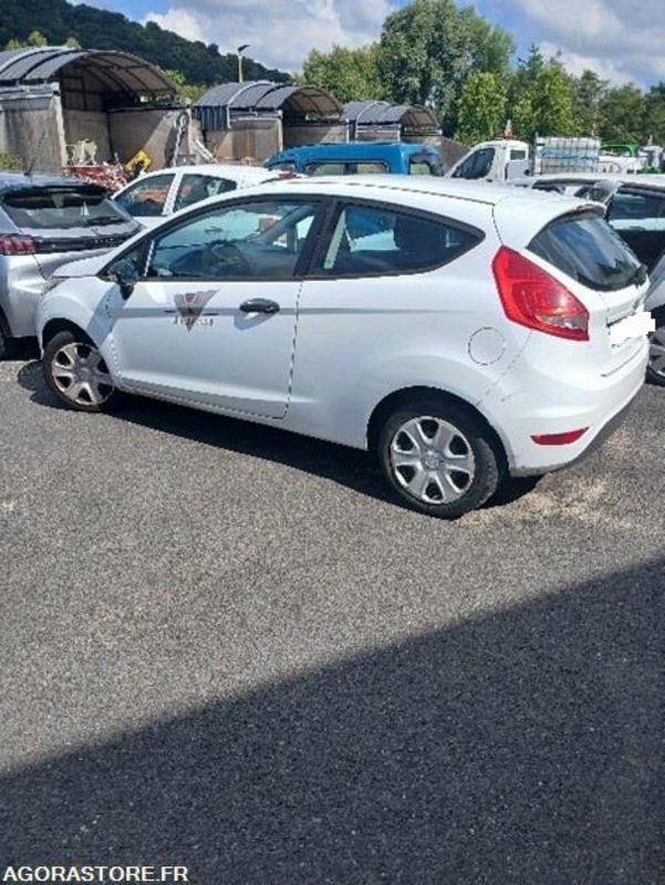 FORD FIESTA N°1 1.2 L– COULEUR BLANCHE - Personenwagen: afbeelding 2 FORD FIESTA N°1 1.2 L– COULEUR BLANCHE - Personenwagen: afbeelding 2
