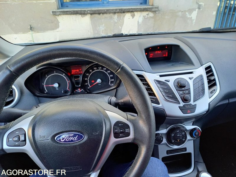FORD FIESTA TDCI 70 FAP TREND 5 portes - Personenwagen: afbeelding 4 FORD FIESTA TDCI 70 FAP TREND 5 portes - Personenwagen: afbeelding 4