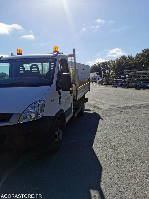 FOURGON BENNE - IVECO - DAILY 35C13 - 2011 / 264350 KM - BJ028EC - Kipper bestelwagen: afbeelding 3 FOURGON BENNE - IVECO - DAILY 35C13 - 2011 / 264350 KM - BJ028EC - Kipper bestelwagen: afbeelding 3