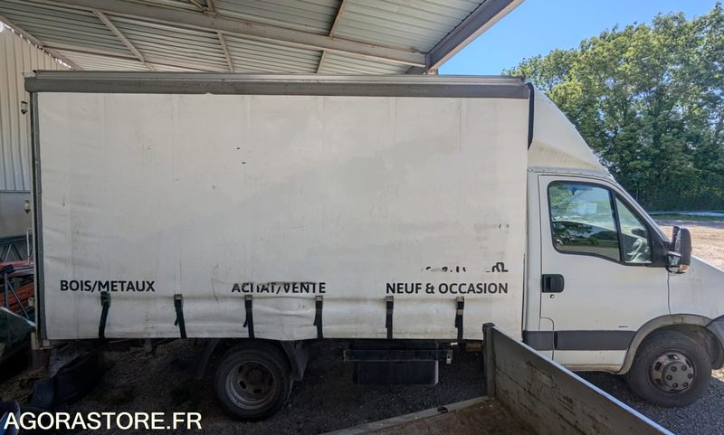FOURGON IVECO 35C18 - 2008 - 182 000 KM - Gesloten bestelwagen: afbeelding 3 FOURGON IVECO 35C18 - 2008 - 182 000 KM - Gesloten bestelwagen: afbeelding 3