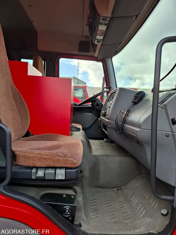 FOURGON POMPE TONNE - RENAULT MIDLUM - 676 AFL 29 - Brandweerwagen: afbeelding 3 FOURGON POMPE TONNE - RENAULT MIDLUM - 676 AFL 29 - Brandweerwagen: afbeelding 3