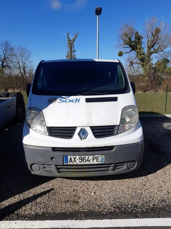FOURGON TRAFIC - 2010 / 250 000 KM - AX-964-PE - Gesloten bestelwagen: afbeelding 2 FOURGON TRAFIC - 2010 / 250 000 KM - AX-964-PE - Gesloten bestelwagen: afbeelding 2