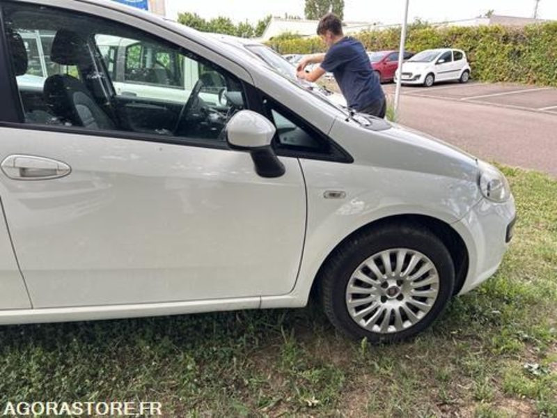 Fiat Punto - BW504YJ - Personenwagen: afbeelding 3 Fiat Punto - BW504YJ - Personenwagen: afbeelding 3