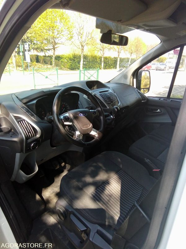 Ford custom kombi. 8 places 215960 - Personenwagen: afbeelding 1 Ford custom kombi. 8 places 215960 - Personenwagen: afbeelding 1