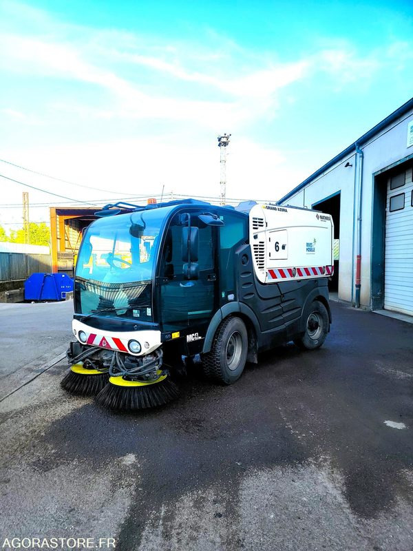 GRAND AZURA MC420 - Veegwagen: afbeelding 2 GRAND AZURA MC420 - Veegwagen: afbeelding 2