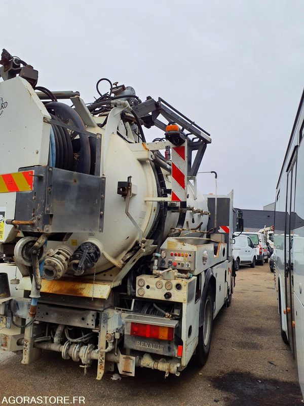 HYDROCUREUR 19T RIVARD - 2004 / 262 122 KM - Vacuümwagen: afbeelding 3 HYDROCUREUR 19T RIVARD - 2004 / 262 122 KM - Vacuümwagen: afbeelding 3