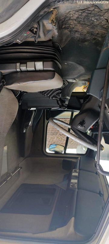 HYDROCUREUR RENAULT PREMIUM - 1997 / 299 149 KM - Vacuümwagen: afbeelding 5 HYDROCUREUR RENAULT PREMIUM - 1997 / 299 149 KM - Vacuümwagen: afbeelding 5