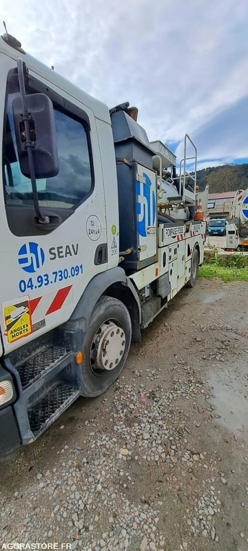 HYDROCUREUR RIVARD RENAULT 2006 CK577XS (VENTE UNIQUEMENT EXPORT) - Vacuümwagen: afbeelding 5 HYDROCUREUR RIVARD RENAULT 2006 CK577XS (VENTE UNIQUEMENT EXPORT) - Vacuümwagen: afbeelding 5