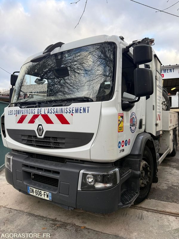 Hydrocureur Rivard 19T - 406 000 KM - Année 2008 - Vacuümwagen: afbeelding 4 Hydrocureur Rivard 19T - 406 000 KM - Année 2008 - Vacuümwagen: afbeelding 4