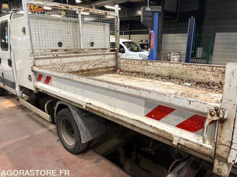 IVECO 2012 - 189000kms - Gesloten bestelwagen: afbeelding 3 IVECO 2012 - 189000kms - Gesloten bestelwagen: afbeelding 3