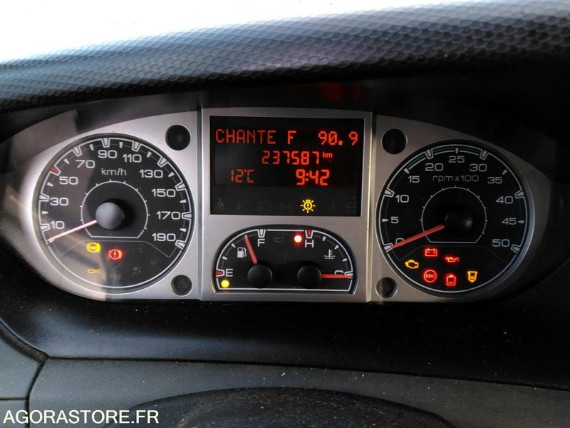 IVECO 35C13 N0 230 - Kipper bestelwagen: afbeelding 1 IVECO 35C13 N0 230 - Kipper bestelwagen: afbeelding 1