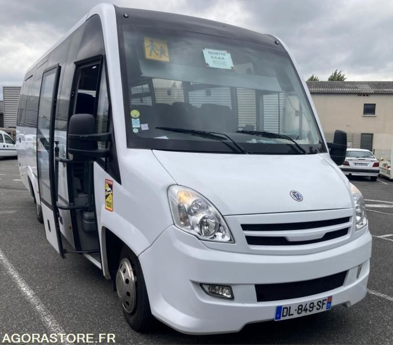 IVECO 70C17 DIETRICH CAREBUS - 2014 - 41295 KM - Minibus, Personenvervoer: afbeelding 2 IVECO 70C17 DIETRICH CAREBUS - 2014 - 41295 KM - Minibus, Personenvervoer: afbeelding 2