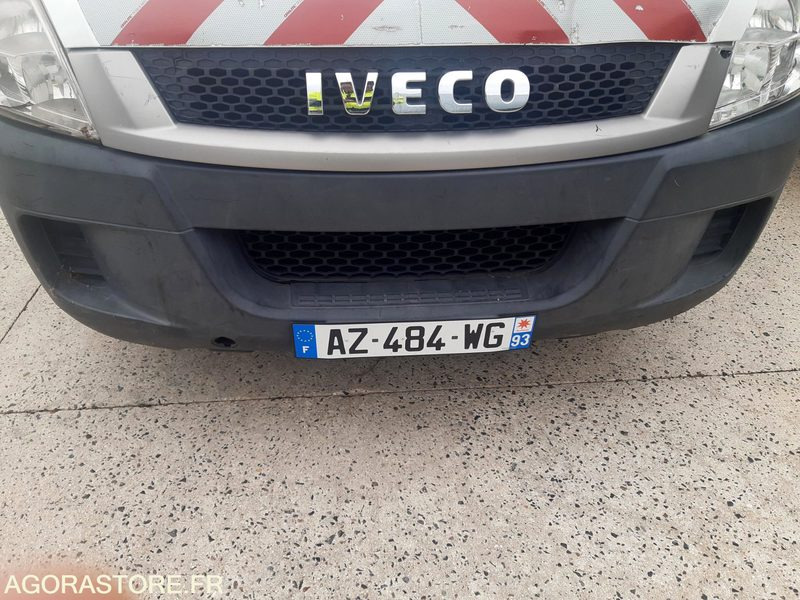 IVECO BENNE DANS L'ETAT - Kipper bestelwagen: afbeelding 1 IVECO BENNE DANS L'ETAT - Kipper bestelwagen: afbeelding 1