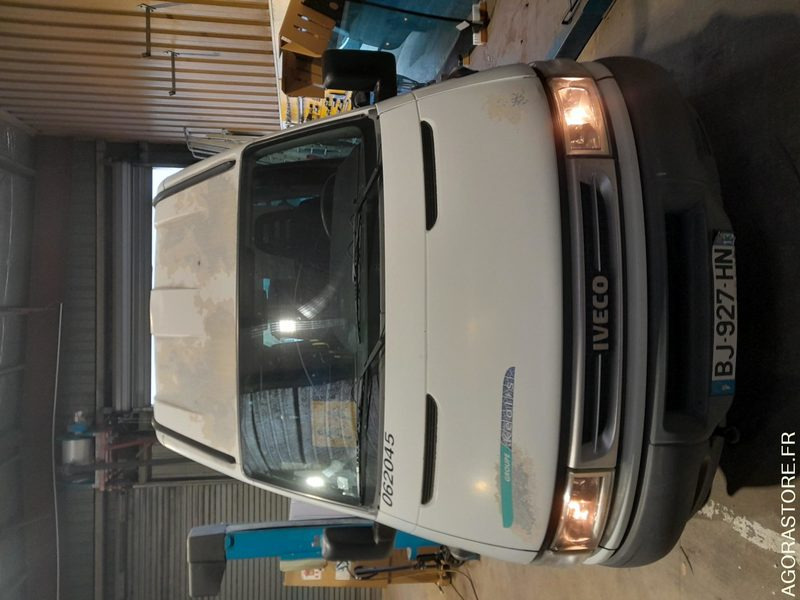 IVECO BUS DAILY N°062045 - Minibus, Personenvervoer: afbeelding 1 IVECO BUS DAILY N°062045 - Minibus, Personenvervoer: afbeelding 1