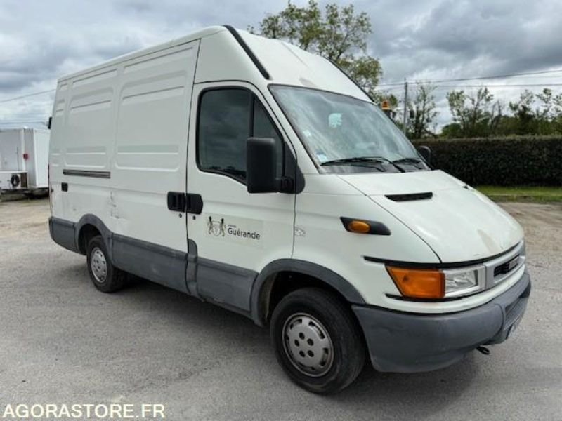 IVECO DAILY - 2003 - 173808KMS - Gesloten bestelwagen: afbeelding 5 IVECO DAILY - 2003 - 173808KMS - Gesloten bestelwagen: afbeelding 5