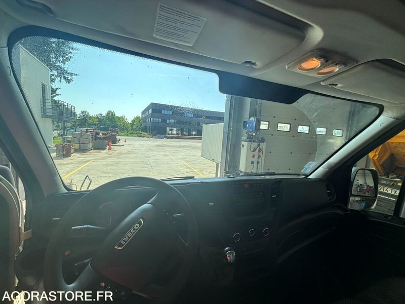 IVECO Daily 35C13 - 2015 / 277922 KM (GTM17063) - Gesloten bestelwagen: afbeelding 5 IVECO Daily 35C13 - 2015 / 277922 KM (GTM17063) - Gesloten bestelwagen: afbeelding 5