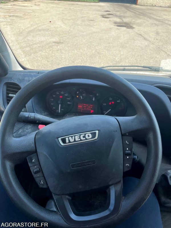 Iveco Daily 35C BVA - 2019 - 118 200km - Gesloten bestelwagen: afbeelding 4 Iveco Daily 35C BVA - 2019 - 118 200km - Gesloten bestelwagen: afbeelding 4