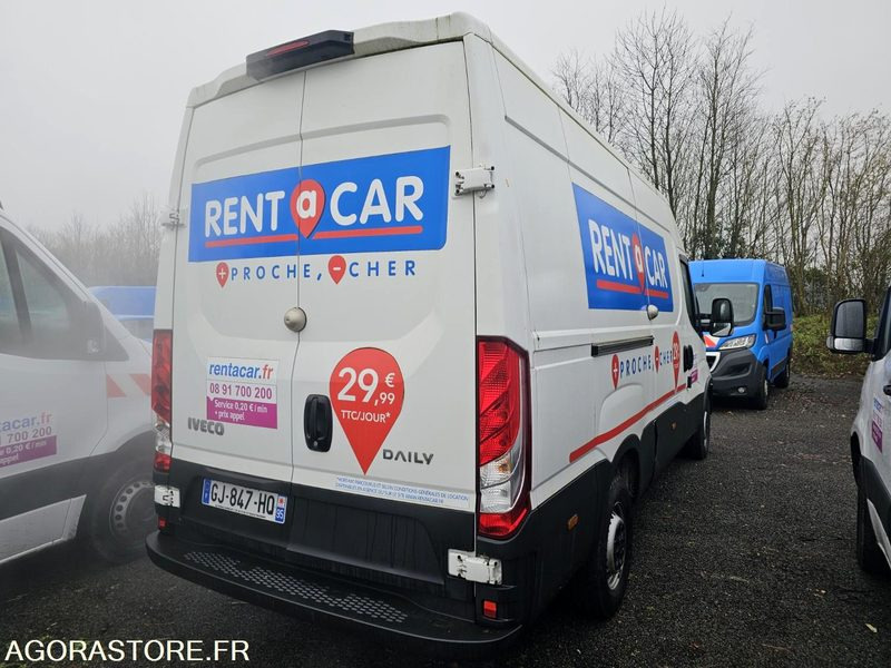 Iveco daily 35S14 - 2022 - 8815 Kms - Gesloten bestelwagen: afbeelding 3 Iveco daily 35S14 - 2022 - 8815 Kms - Gesloten bestelwagen: afbeelding 3