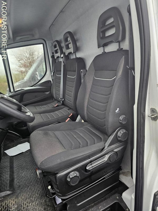 Iveco daily 35S14 - 2022 - 8815 Kms - Gesloten bestelwagen: afbeelding 5 Iveco daily 35S14 - 2022 - 8815 Kms - Gesloten bestelwagen: afbeelding 5