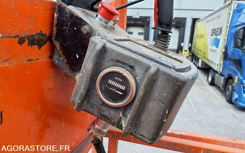 Hoogwerker JLG 2646 ES  NACELLE CISEAU ÉLECTRIQUE 10 M ÉTROIT: afbeelding 12