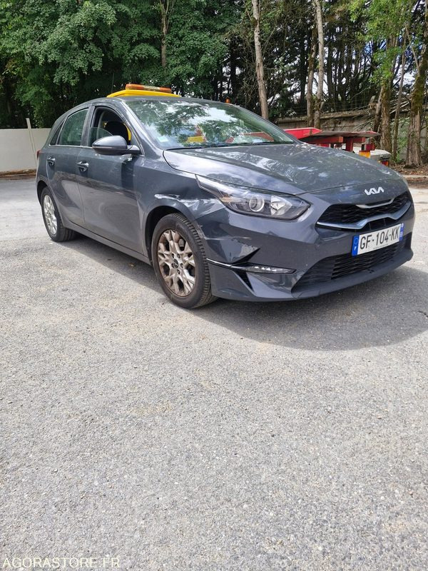 Kia ceed 1.0 TGDI BVM6 ACTIVE PROCEDURE VGE 43770 kms - Personenwagen: afbeelding 1 Kia ceed 1.0 TGDI BVM6 ACTIVE PROCEDURE VGE 43770 kms - Personenwagen: afbeelding 1
