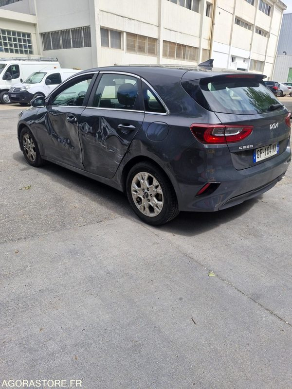 Kia ceed 1.0 TGDI BVM6 ACTIVE PROCEDURE VGE 43770 kms - Personenwagen: afbeelding 3 Kia ceed 1.0 TGDI BVM6 ACTIVE PROCEDURE VGE 43770 kms - Personenwagen: afbeelding 3